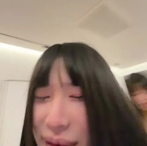 Poster of 2em teen tq vú múp căng tròn xinh đẹp cùng nhau live show hàng nằm xoa lồn đi đái