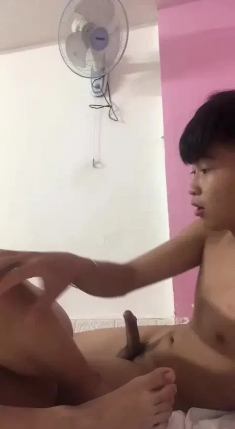 Poster of Câu chuyện 2 bạn thân học chung móc lồn bú cặc cho nhau ầm ầm những ko cho đụ.