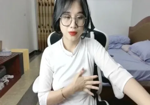 Poster of Để kiếm tiền mưu sinh Ana Gau chấp nhận thủ dâm