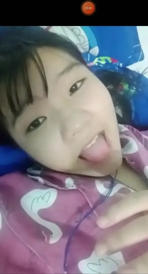 Poster of Gạ bé 17+ show hàng, mới mà hàng họ được phết - phần 1