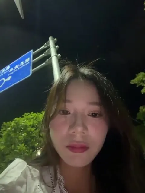 Poster of Vãi, 2 e sinh viên Vú To, Lồn rậm public giữa đường thủ dâm live sex rên rỉ